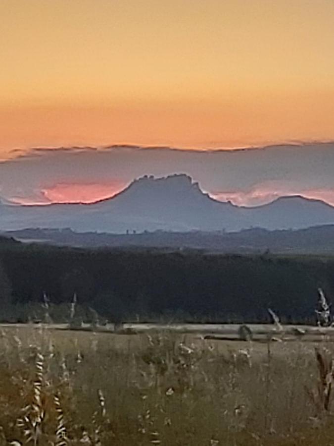 Durmiendo Como Reyes En La Rioja Cihuri Esterno foto