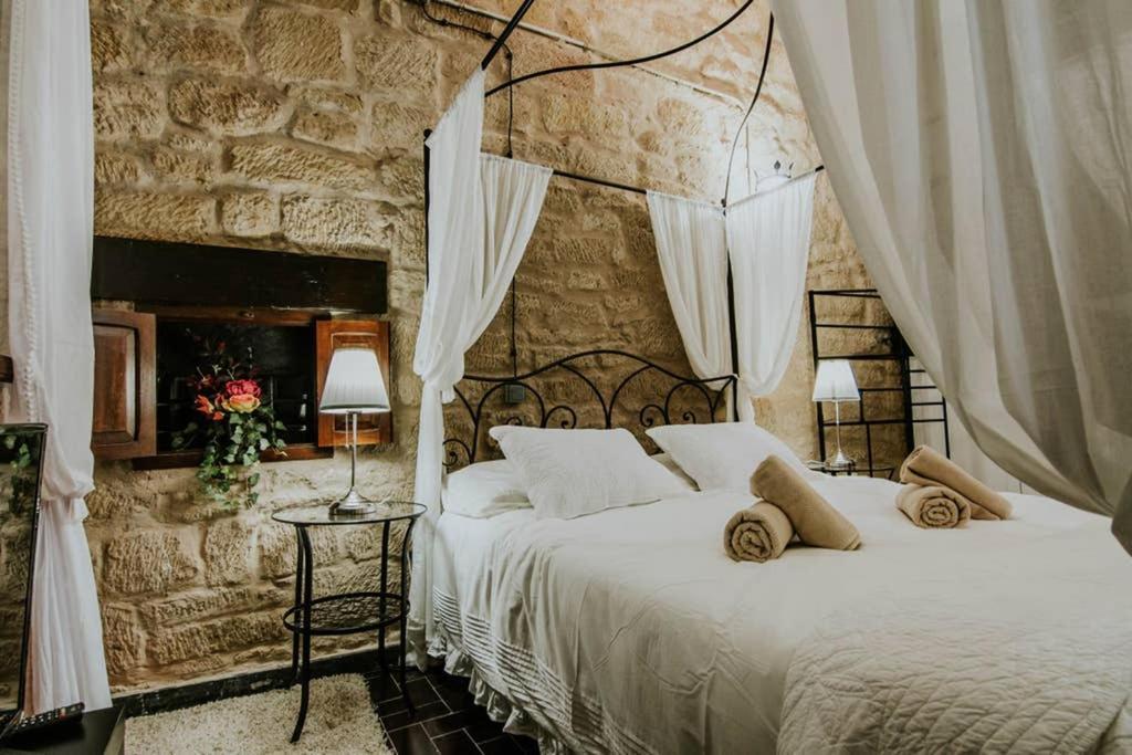 Durmiendo Como Reyes En La Rioja Cihuri Esterno foto