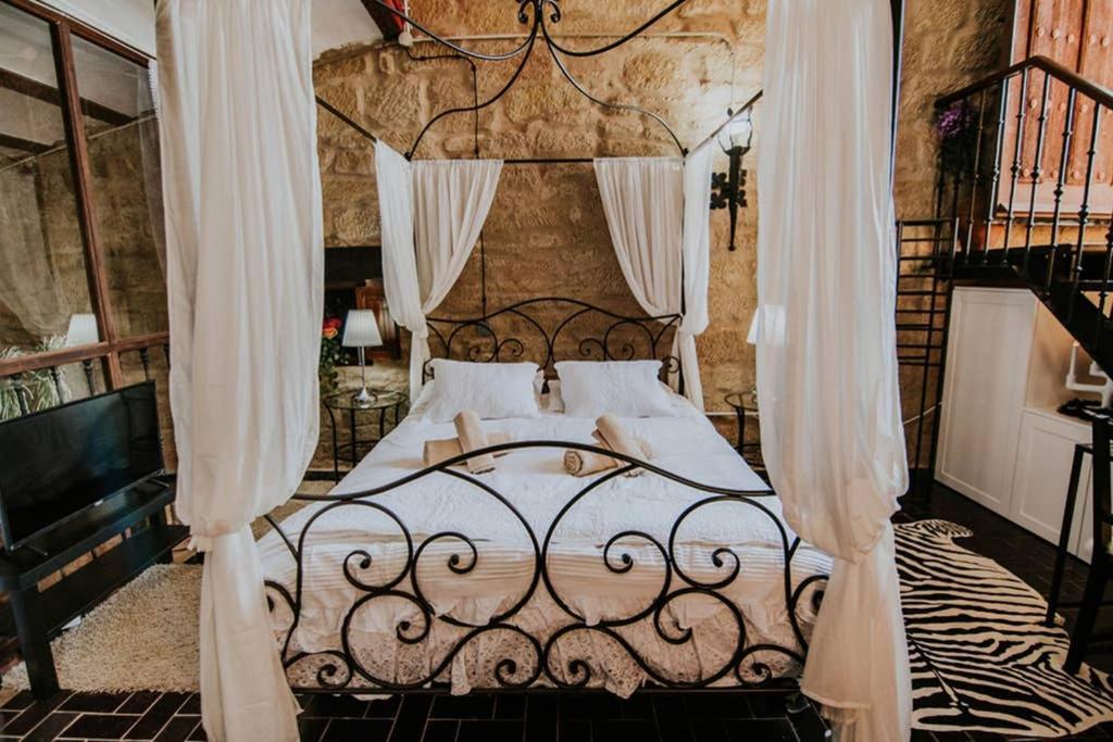 Durmiendo Como Reyes En La Rioja Cihuri Esterno foto